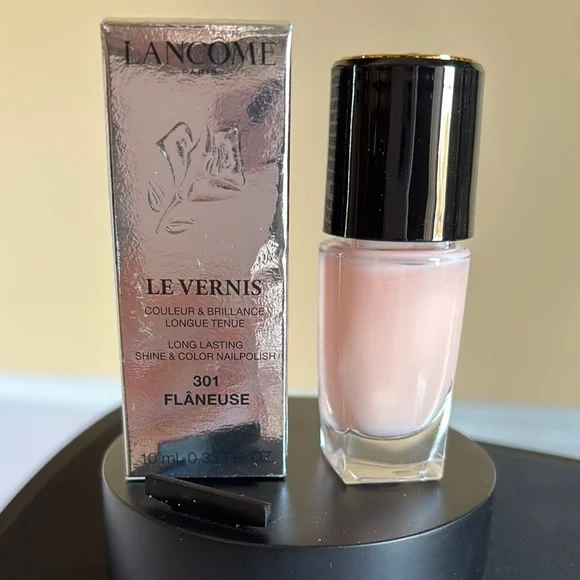 Lancome Le Vernis Nail Polish - 301/ Flâneuse - Picture 2 of 5